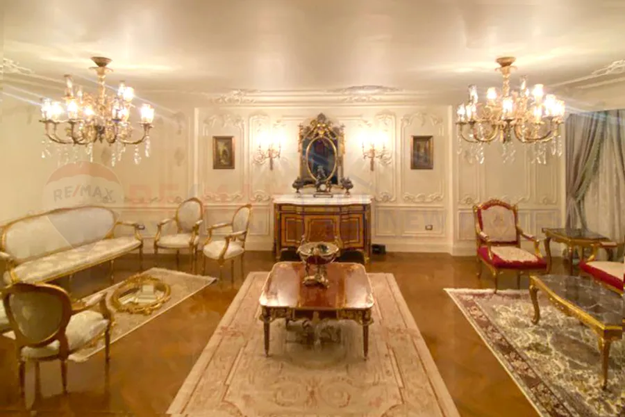 شقة للبيع 365 م سموحة ( متفرع من ش فوزي معاذ - عمارة براند )