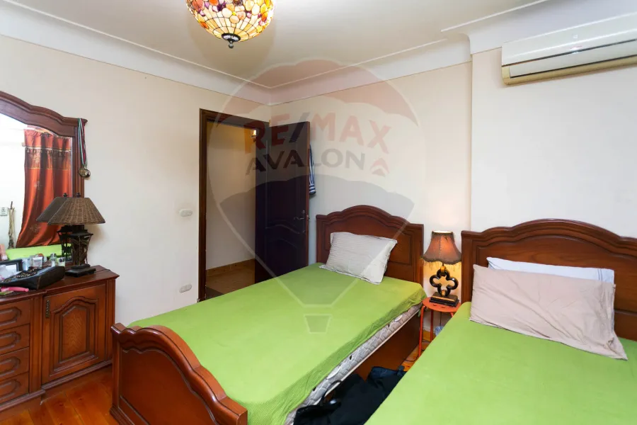 شقة للبيع 204 م سموحة (ش فوزي معاذ)