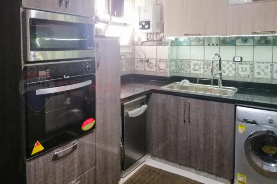 شقة للبيع 175 م رشدي (ش ابو قير)