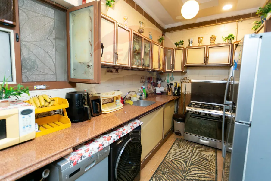 شقة للبيع 135 م سموحة ( ش بهاء الدين الغتوري )