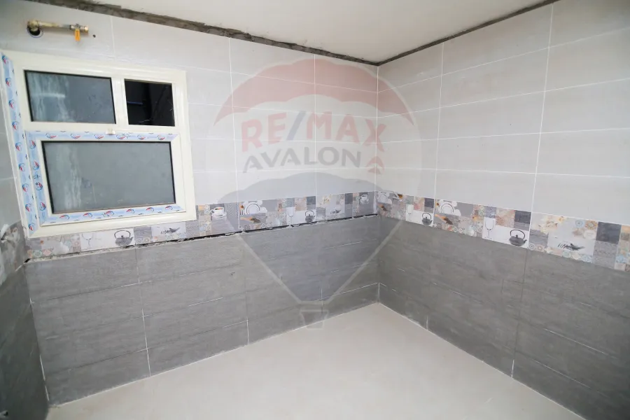 شقة للبيع 171 م كومباوند فالوري سموحة ( ش النقل والهندسة )