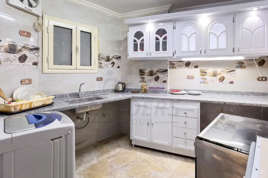 شقة للايجار المفروش 145 م سموحه (خطوات من نادى سموحة)