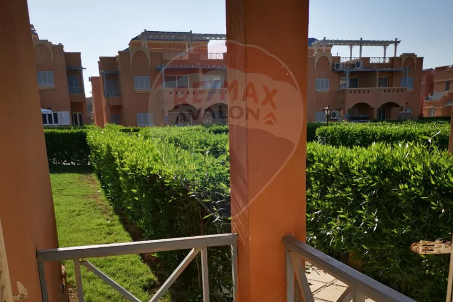 شالية ارضي بجاردن للبيع (رويال بيتش) 260 م