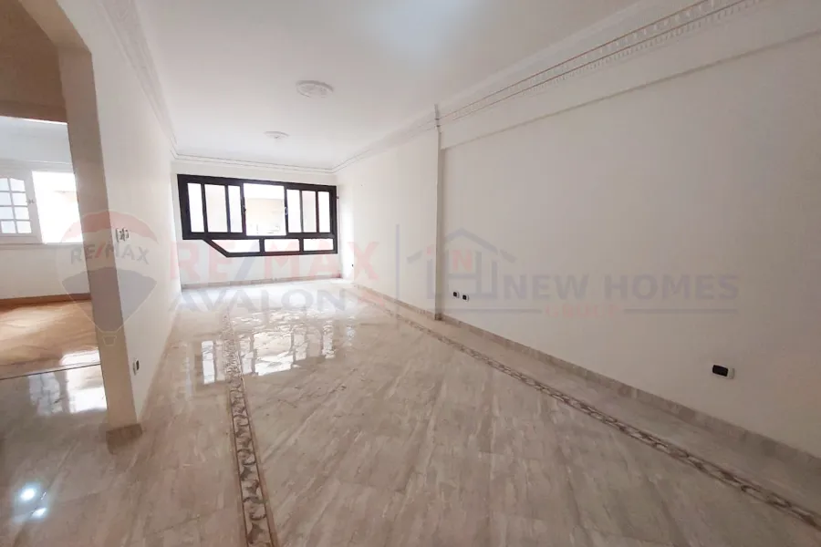 Apartment for sale 120 m Zizinia (Ibrahim Al-Attar St - steps from Abu Qir St)