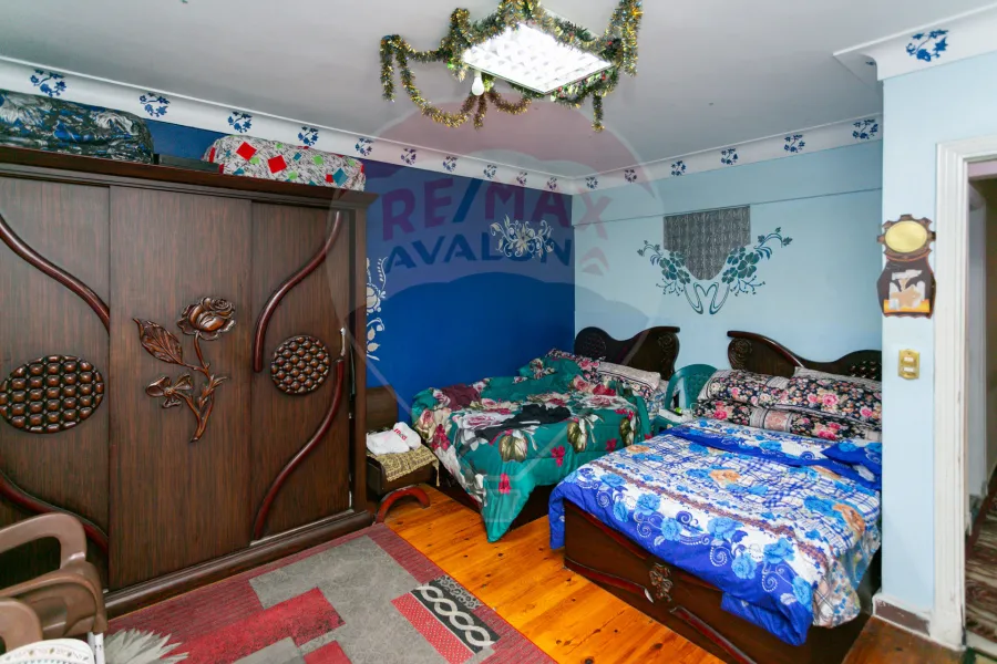 شقة للبيع 200 م كامب شيزار (ش بورسعيد)