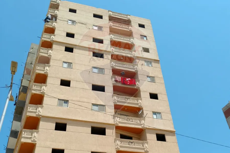 شقه للبيع  120 م المعمورة (علي الشارع الرئيسى)