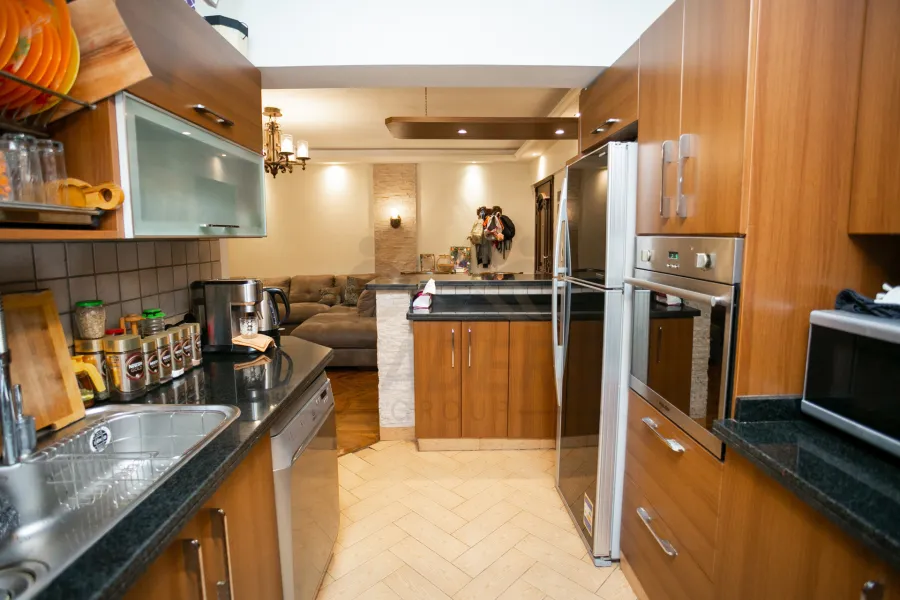 شقة للبيع 100 م سموحه (ميدان فيكتور عمانويل)