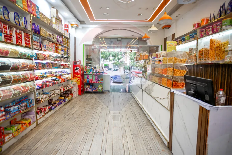 محل للبيع 50 م سموحة (امام خير زمان)