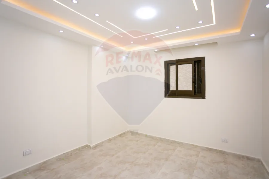 شقة للبيع 90 م المندرة (ش أبو قير الرئيسي)