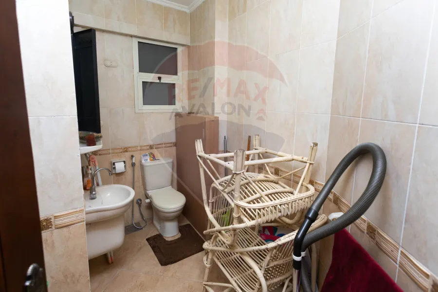 شقة للبيع 204 م سموحة (ش فوزي معاذ)