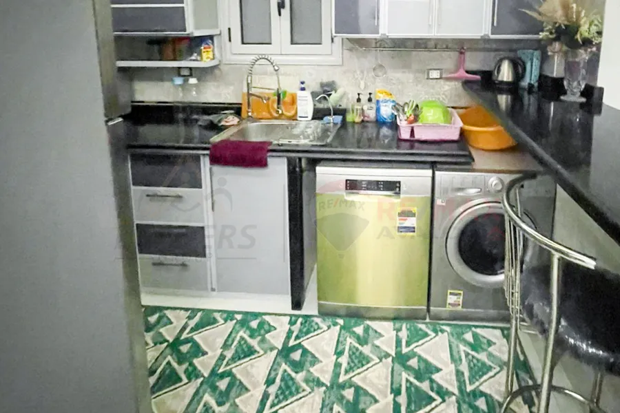 Furnished apartment for rent 100 m Smouha (in front of Zahran Mall)