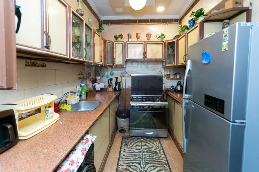 شقة للبيع 135 م سموحة ( ش بهاء الدين الغتوري )