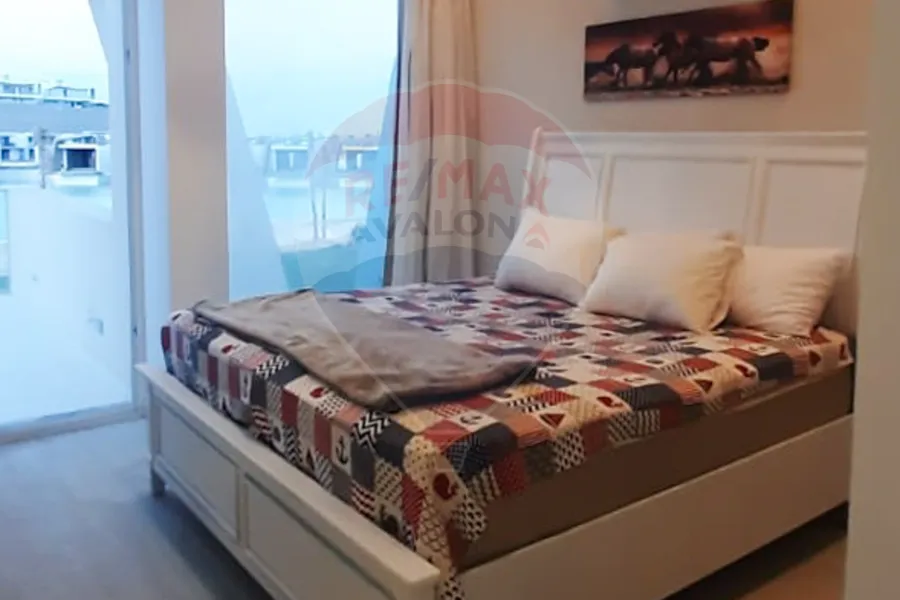 فيلا ستاند الون للبيع (فوكا باي) 661 م