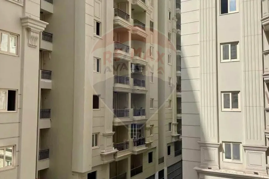 شقة للبيع 213 م سموحة (فالورى أنطونيادس)