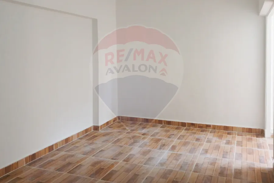 شقة للبيع 140 م مصطفي كامل (علي الترام مباشرة)