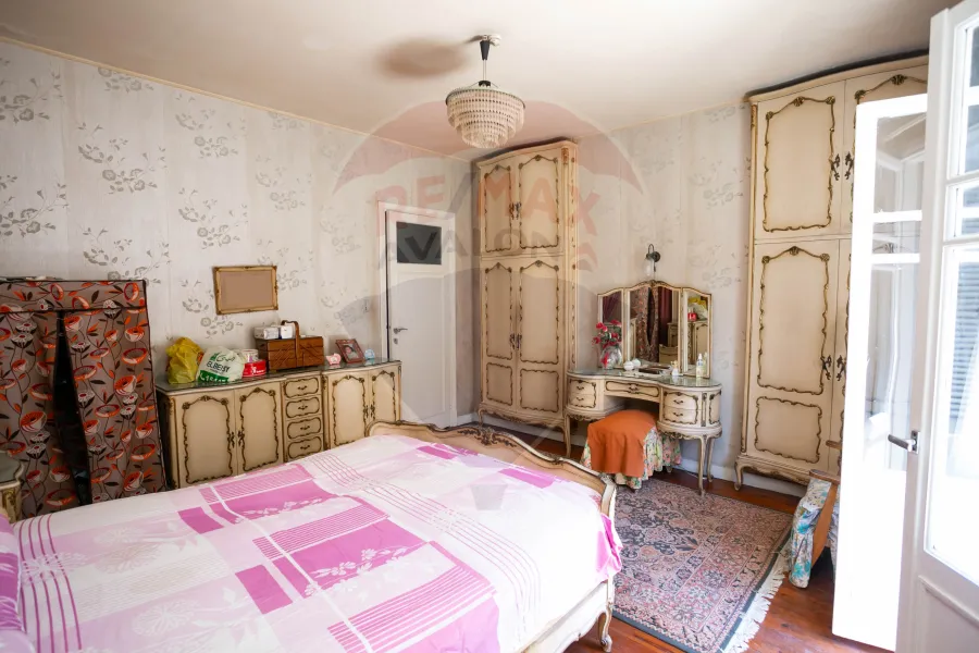 شقة للبيع 250 م سيدي جابر الشيخ (بين بورسعيد و البحر)