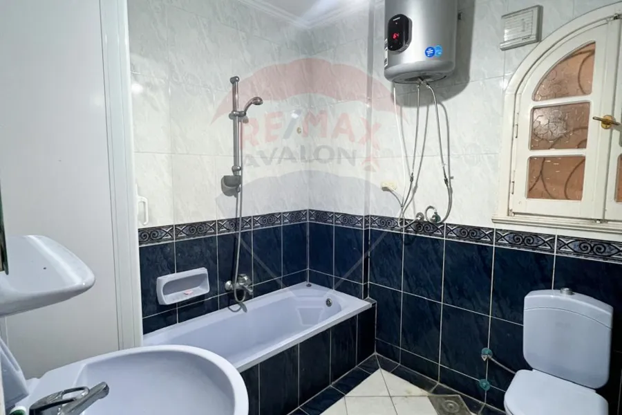 شقة للبيع 186 م جناكليس (ش مرتضي)