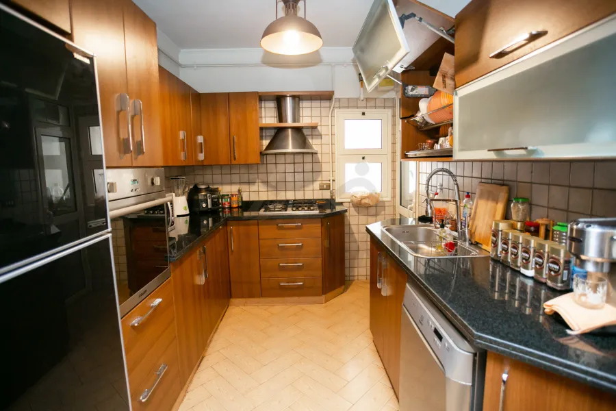 شقة للبيع 100 م سموحه (ميدان فيكتور عمانويل)