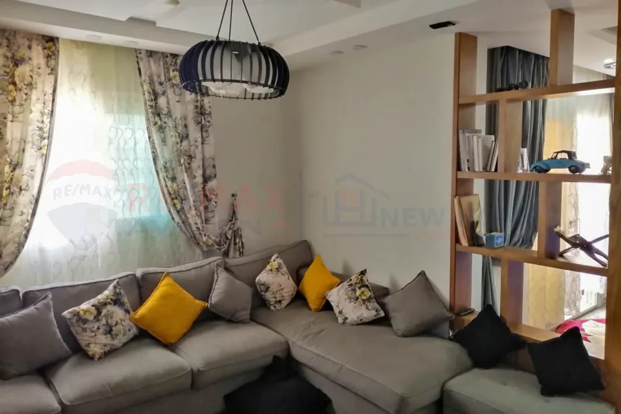 شقة للبيع 175 م رشدي (ش ابو قير)