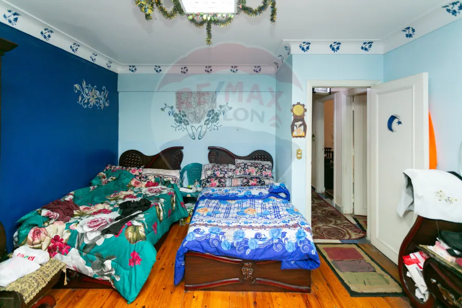 شقة للبيع 200 م كامب شيزار (ش بورسعيد)