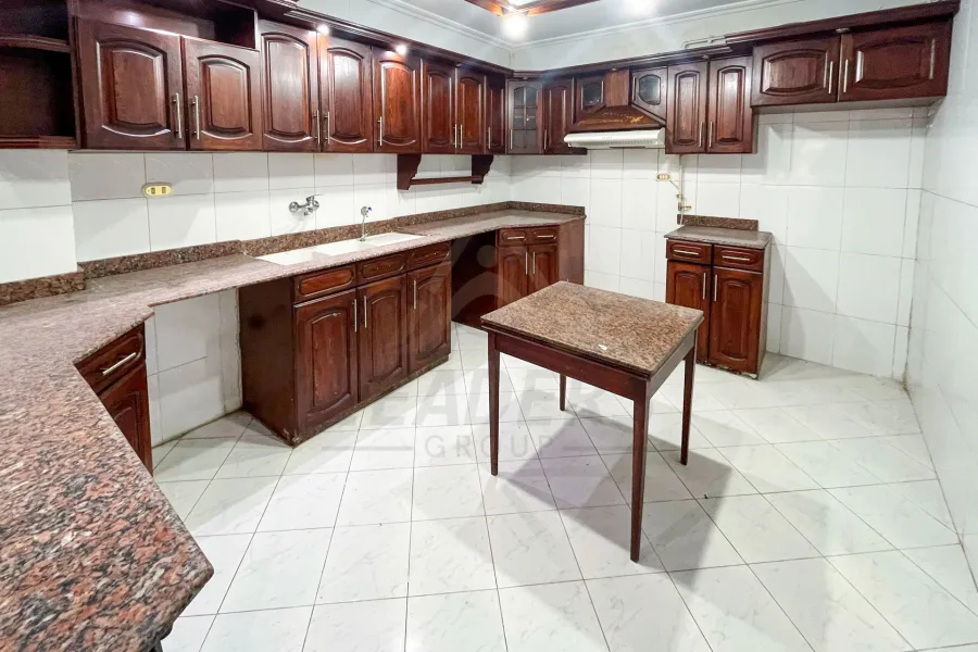 شقة للايجار 200 م جليم (ش ابو قير)