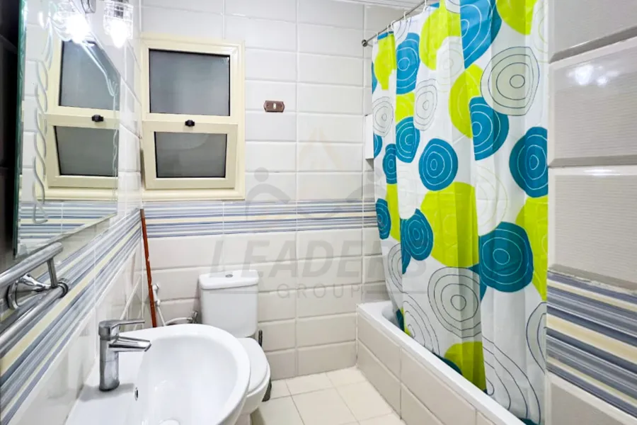 شقة للايجار المفروش 145 م سموحه (خطوات من نادى سموحة)