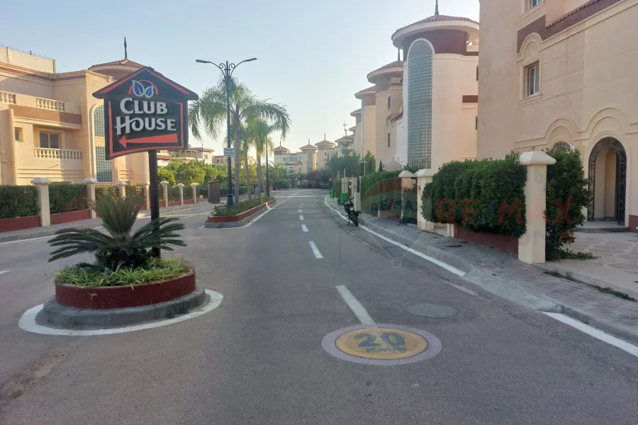 فيلا ستاند الون للبيع 560 م كينج مريوط (العروبه رويال)