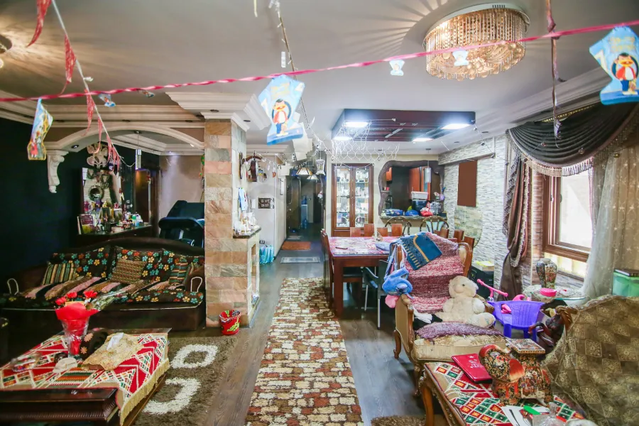 شقة للبيع 250 م السرايا (خطوات من البحر)