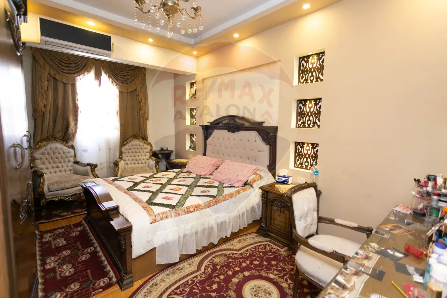 شقة للبيع 135 م سموحة ( ش بهاء الدين الغتوري )