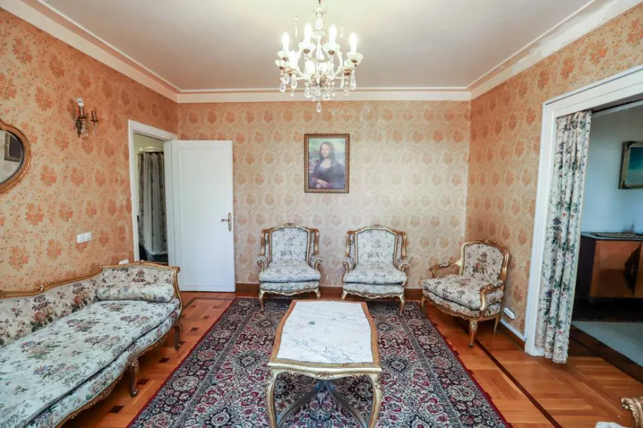 شقة للايجار250م الوزارة (ش الفتح)