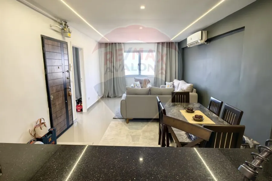 شقة للبيع 100 م سيدي بشر (خطوات من البحر)