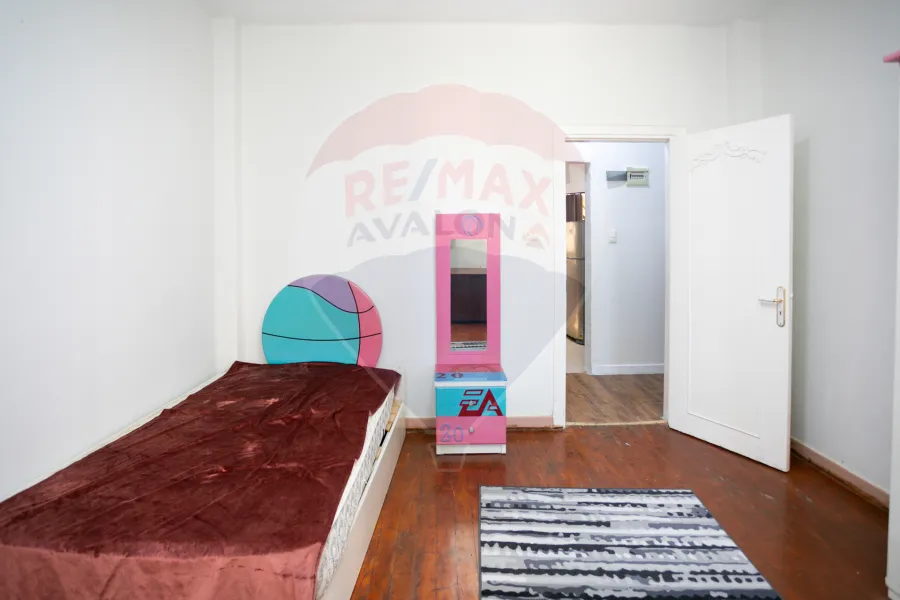 شقة للايجار المفروش 150 م كامب شيزار (ش المكتبات بجوار كلية الهندسة)