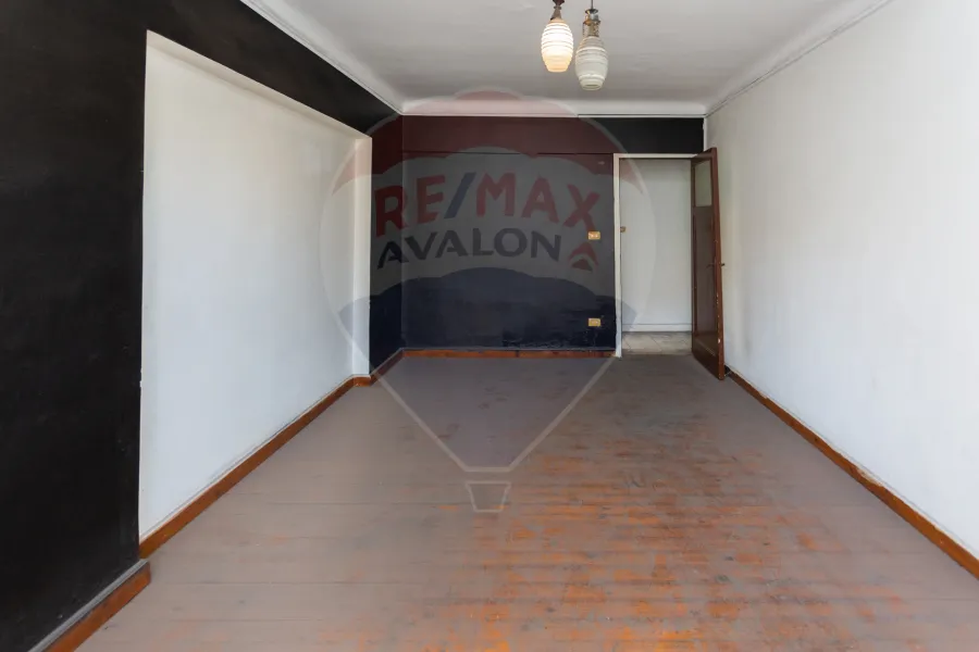 شقة للبيع 160 م ميامي (ش جمال عبد اناصر - امام الاكاديمية البحرية)