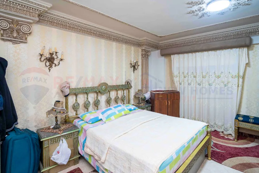 شقة للبيع 310 م  كامب شيزار (على البحر مباشرة)