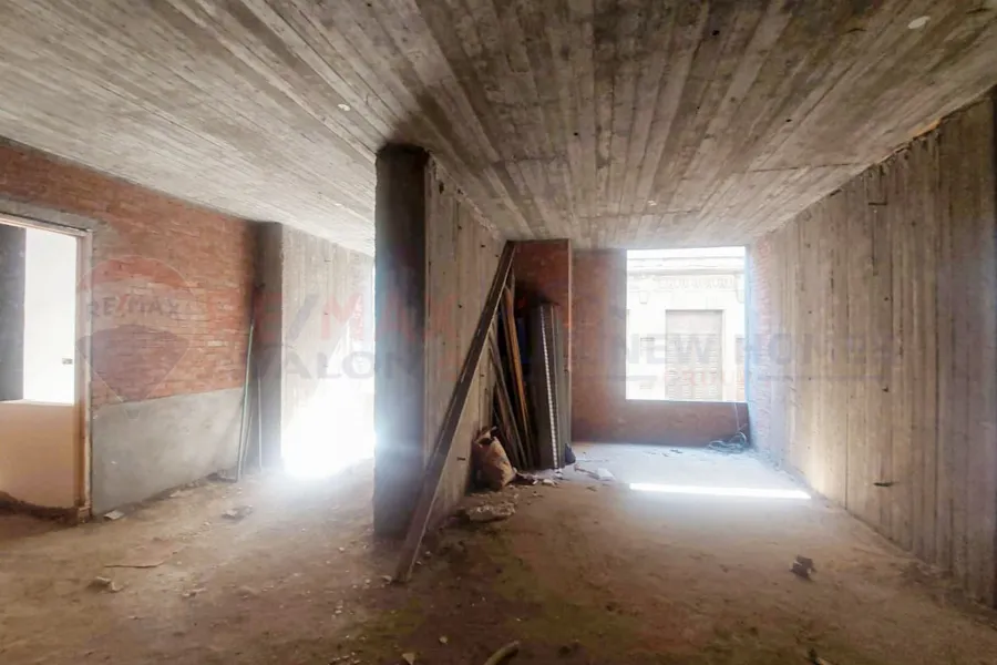 ميزان للبيع 450 م زيزينيا (امام قصر المجوهرات)