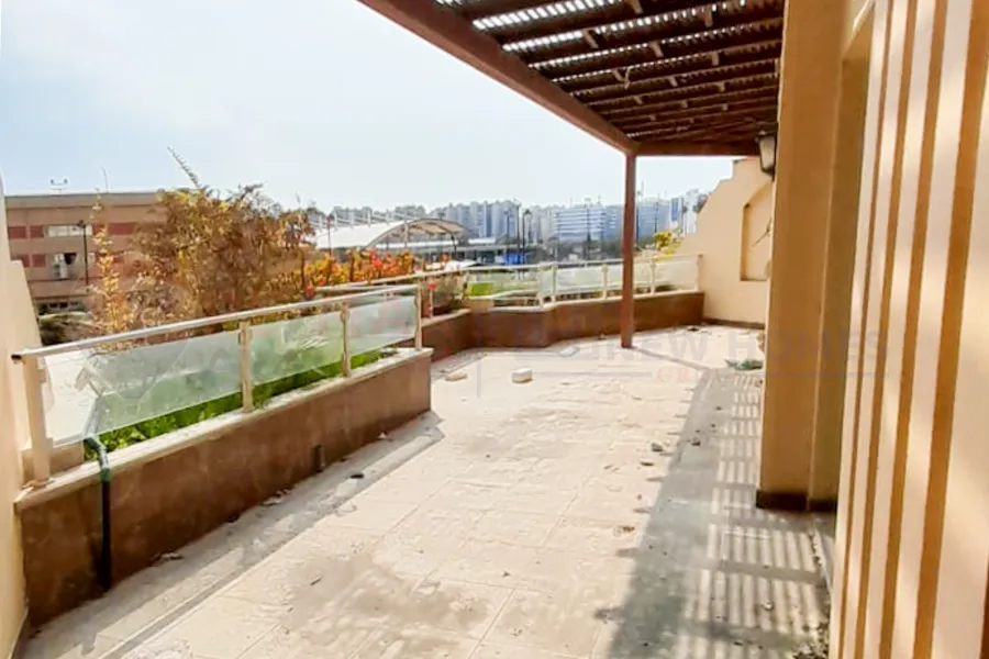 مقر اداري للايجار 345 م سموحة (ش النقل والهندسة)