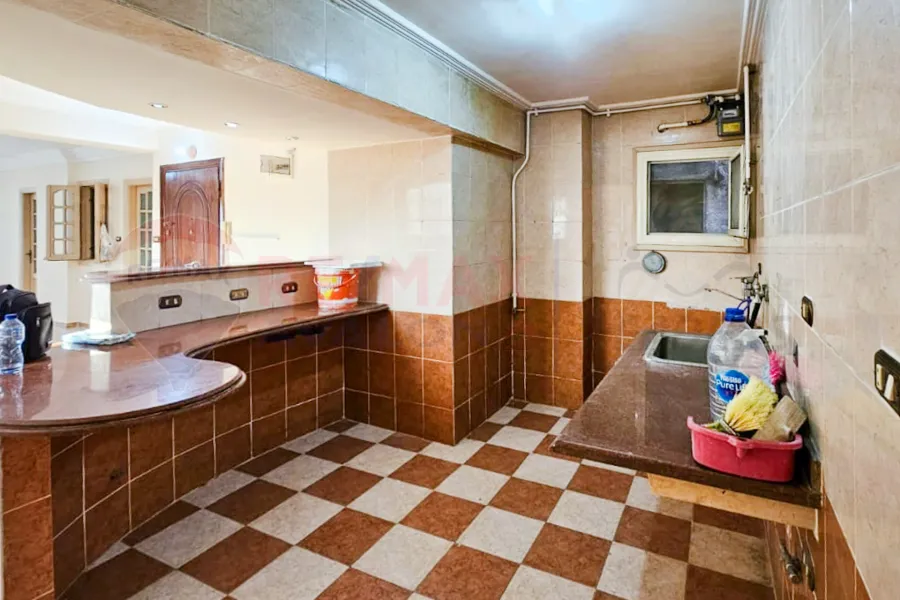 شقة للبيع 146 م سيدي بشر (خطوات من العيسوي)