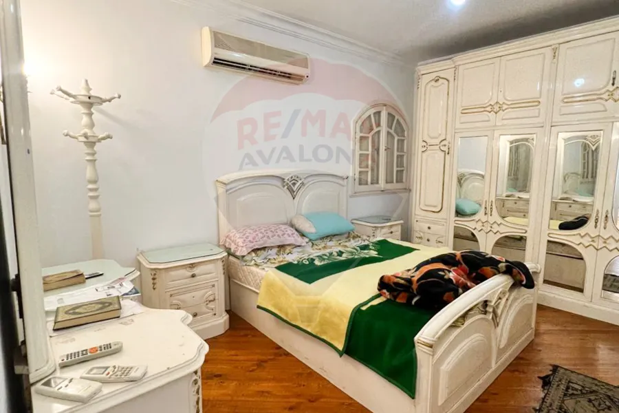 شقة للبيع 186 م جناكليس (ش مرتضي)