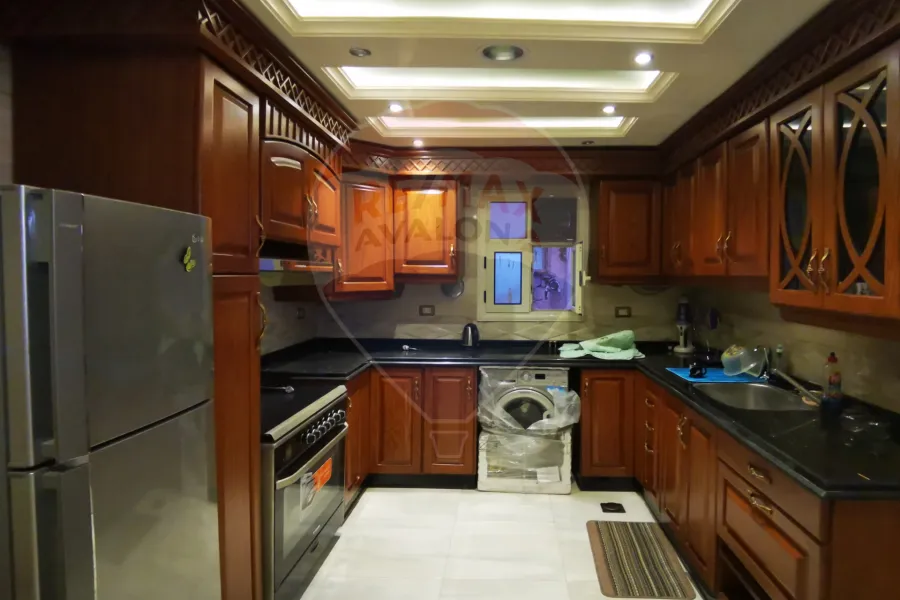 شقة للبيع 150 م سموحة (كومباوند القضاة)