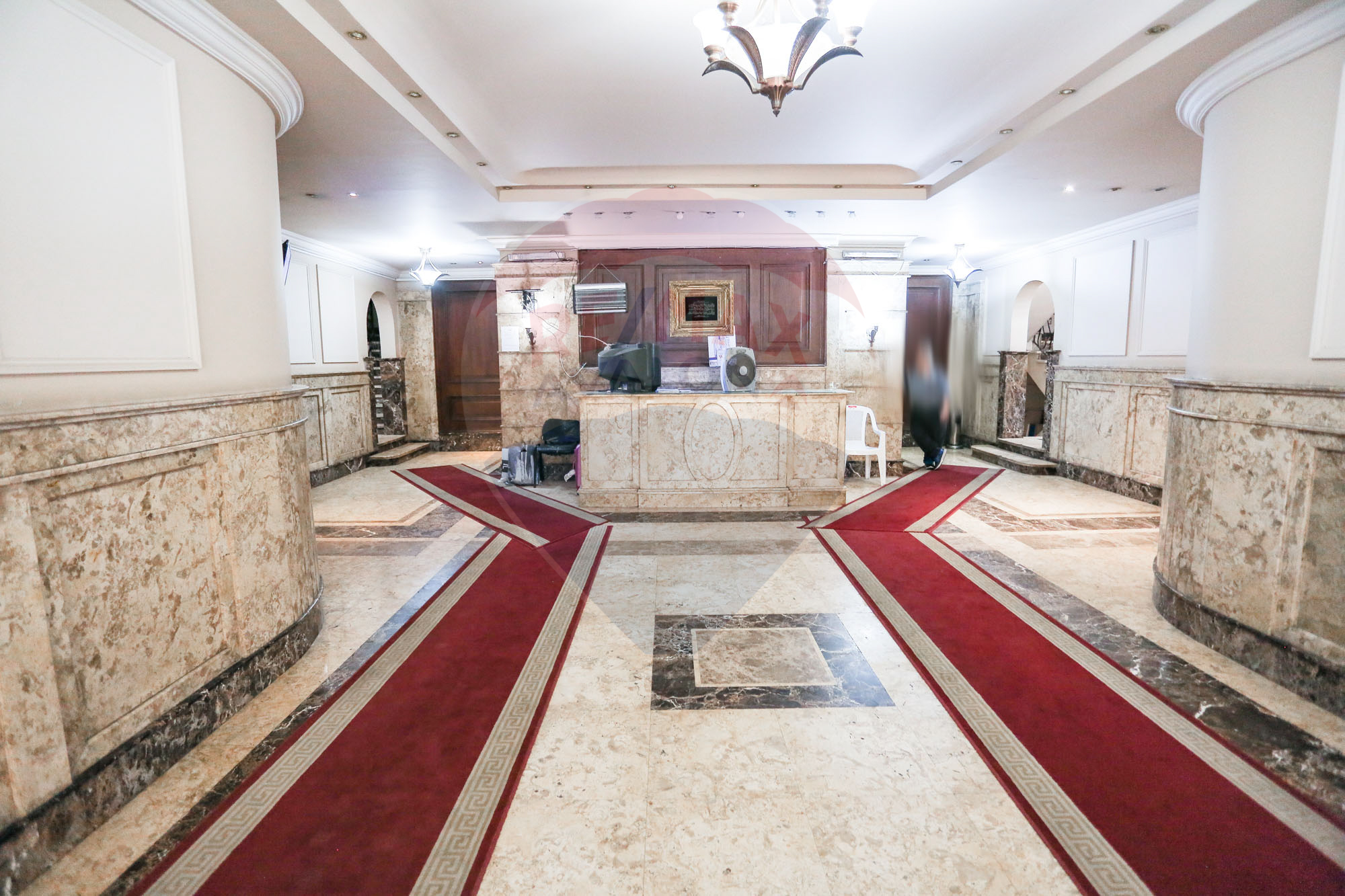شقة للبيع 190 م كفر عبده (ش سكينة بنت الحسين و خطوات من شركة هريتدج)