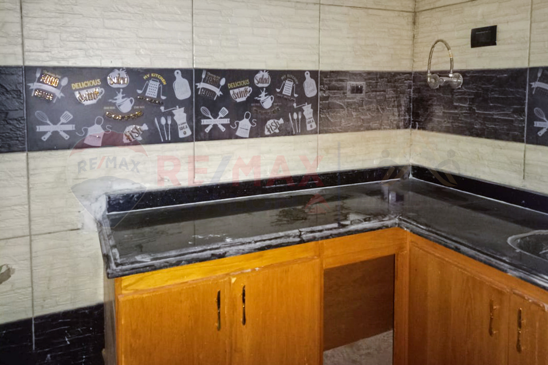Administrative apartment for rent 210 m Kafr Abdo (Khalil El Khayyat St.)