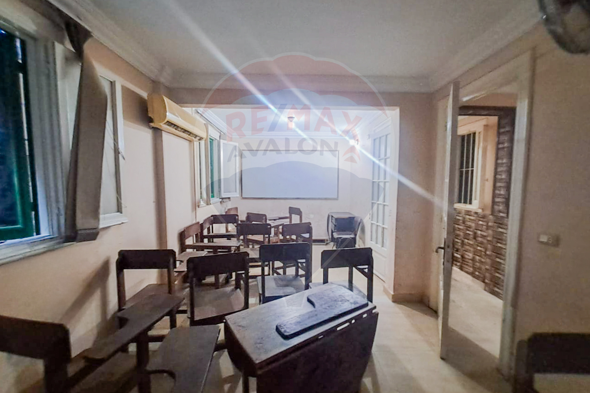 Administrative Center for sale 135 m Sidi Gaber (directly on the tram)