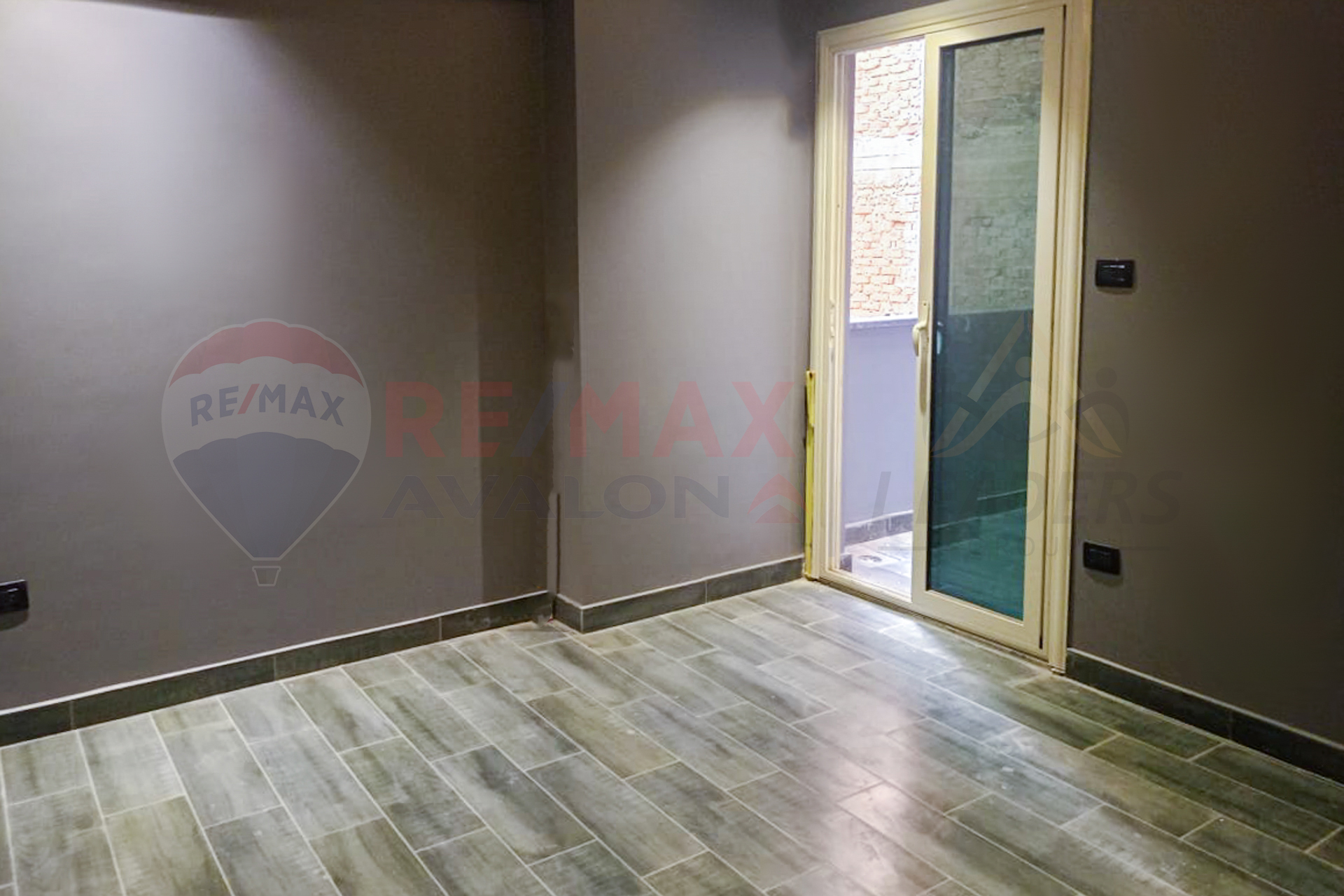 Administrative apartment for rent 210 m Kafr Abdo (Khalil El Khayyat St.)