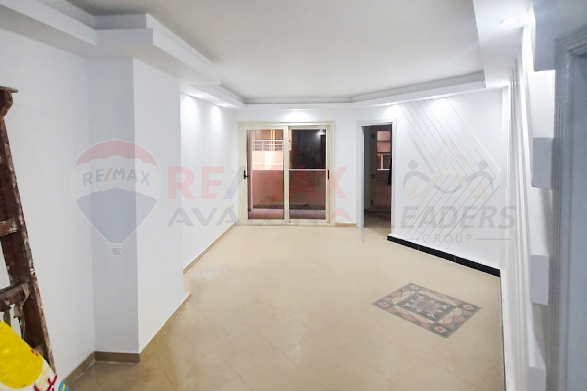 Duplex apartment for rent 210 m Stanley (branching from the sea)