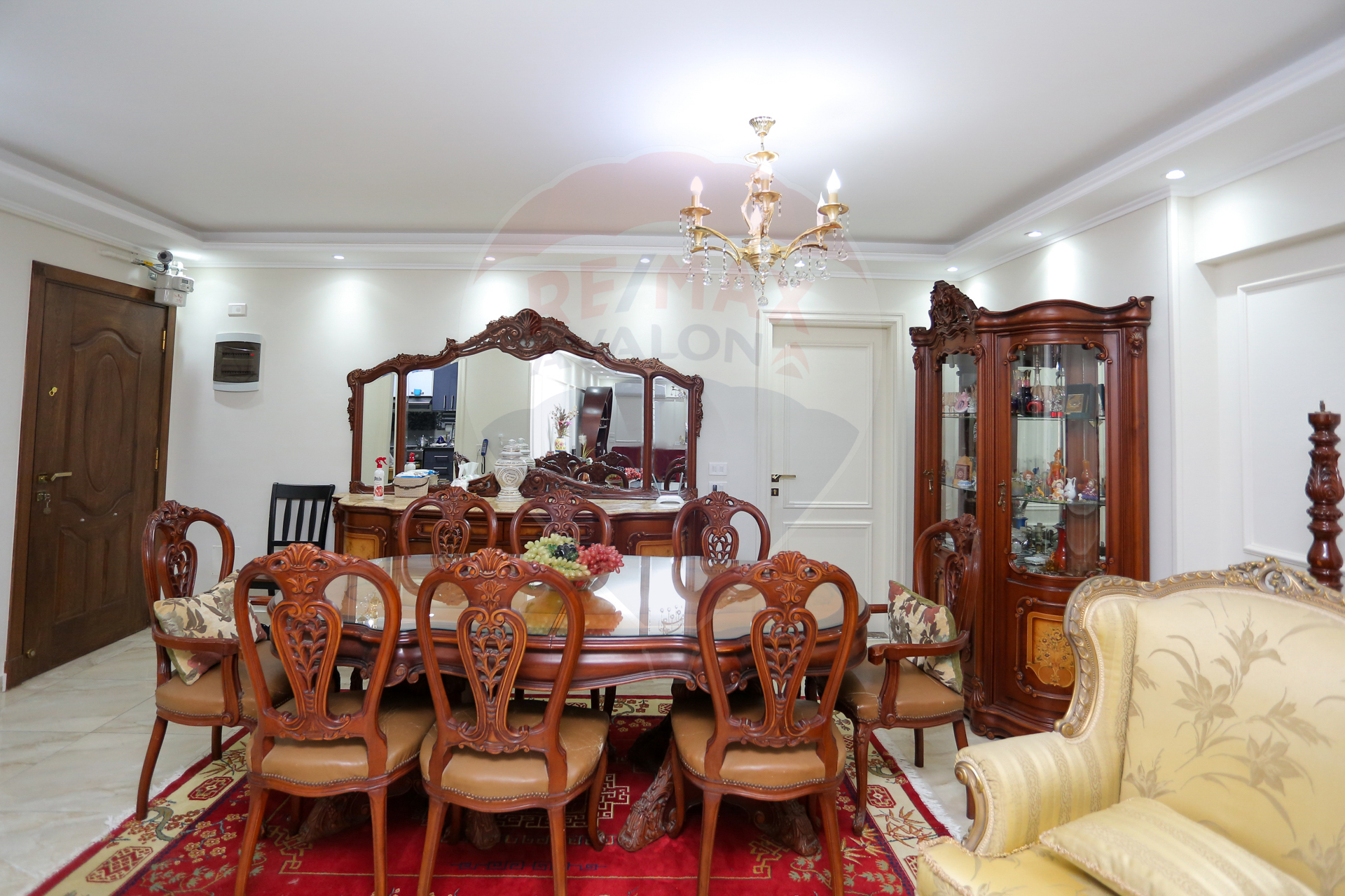 شقة للبيع 195 م كفر عبده (ميدان سانت جيني - عماره براند