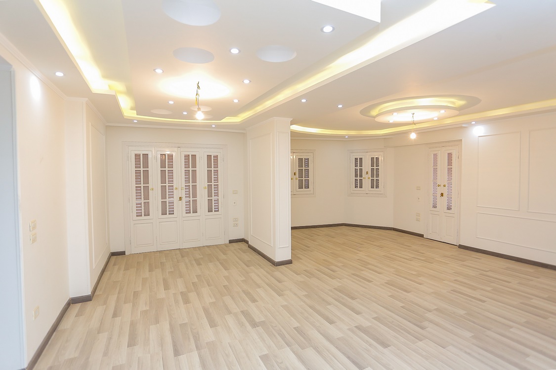 Apartment for sale 185m El-Azarita (Near to Tram station.)