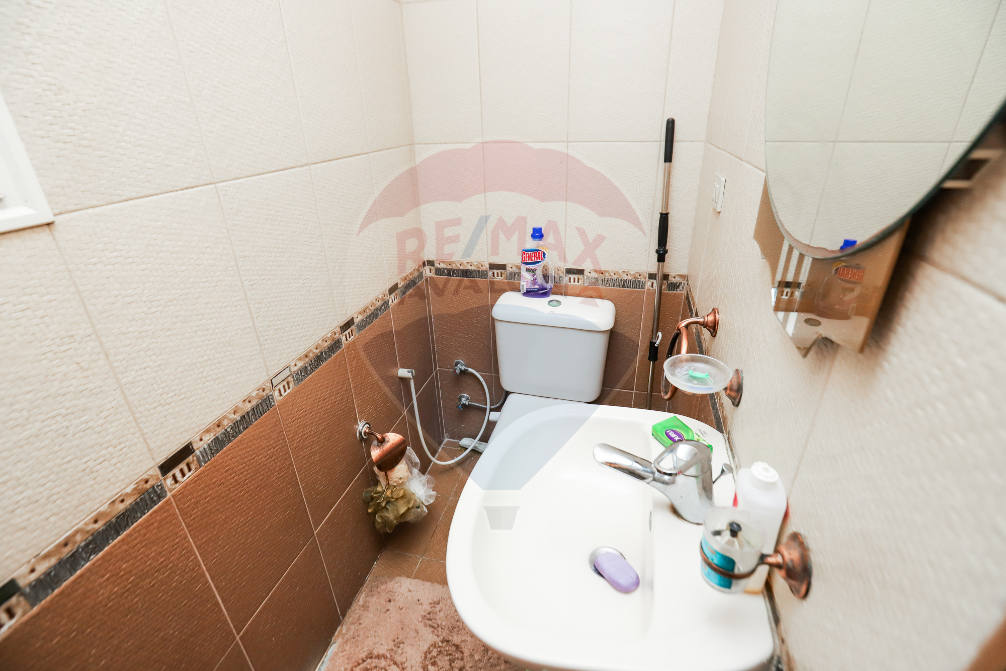 شقه للبيع 270 م سبورتنج ( طريق الحرية )