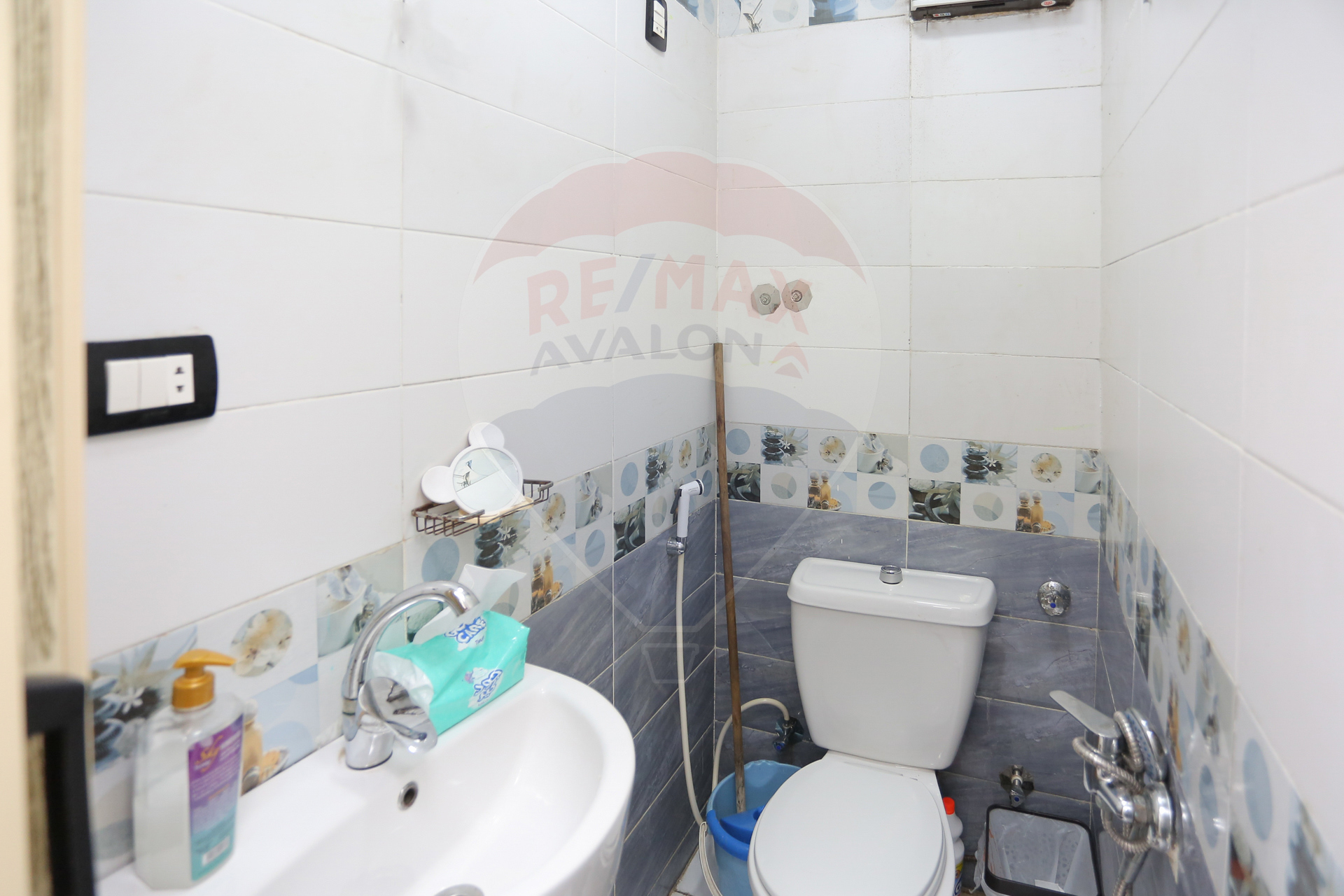 Administrative apartment for sale 70 m Sidi Gaber (steps from Al-Moshir Street)