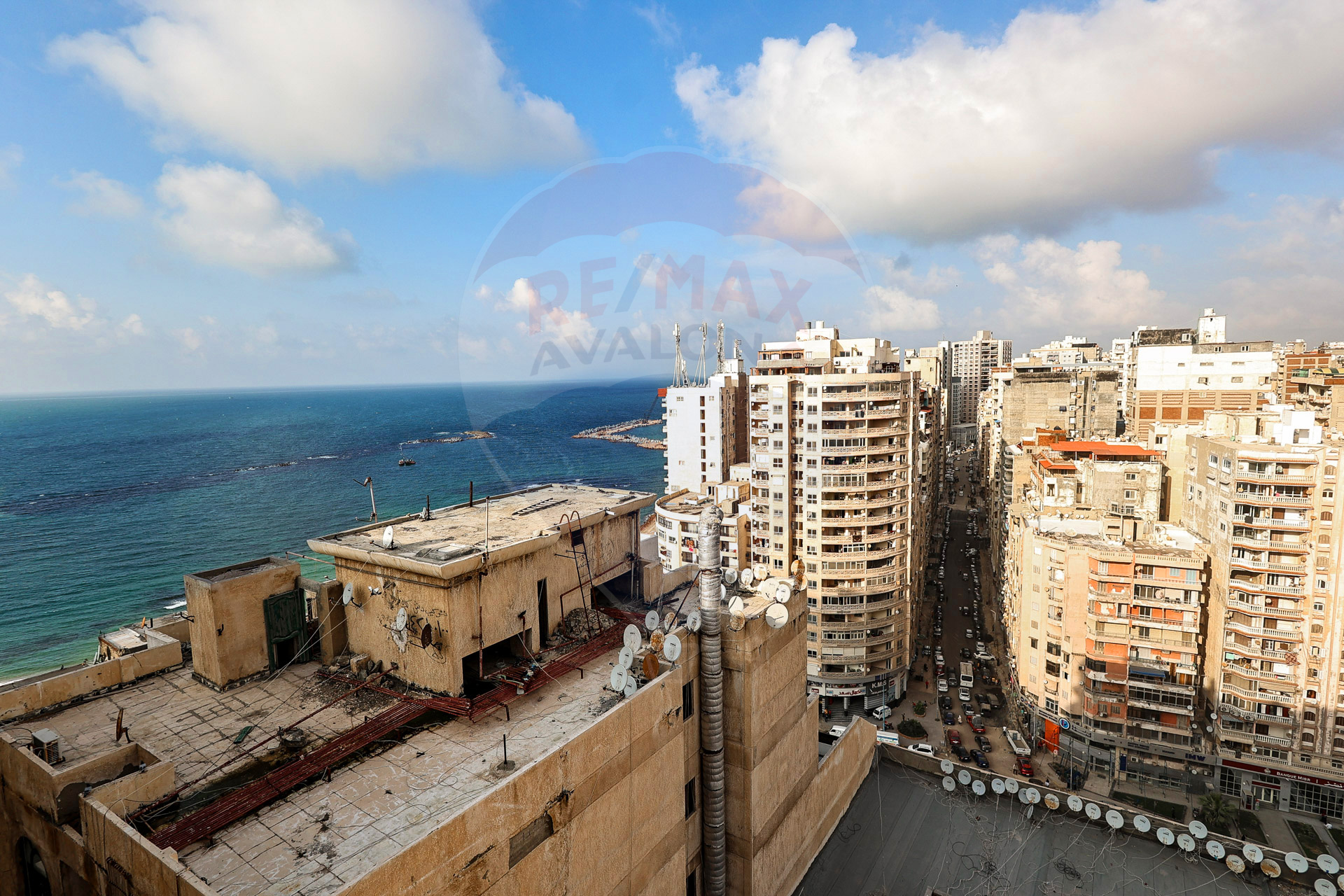 شقة للبيع 210 م + روف 210 م  سيدي بشر بحري  (ش الطفولة السعيدة )