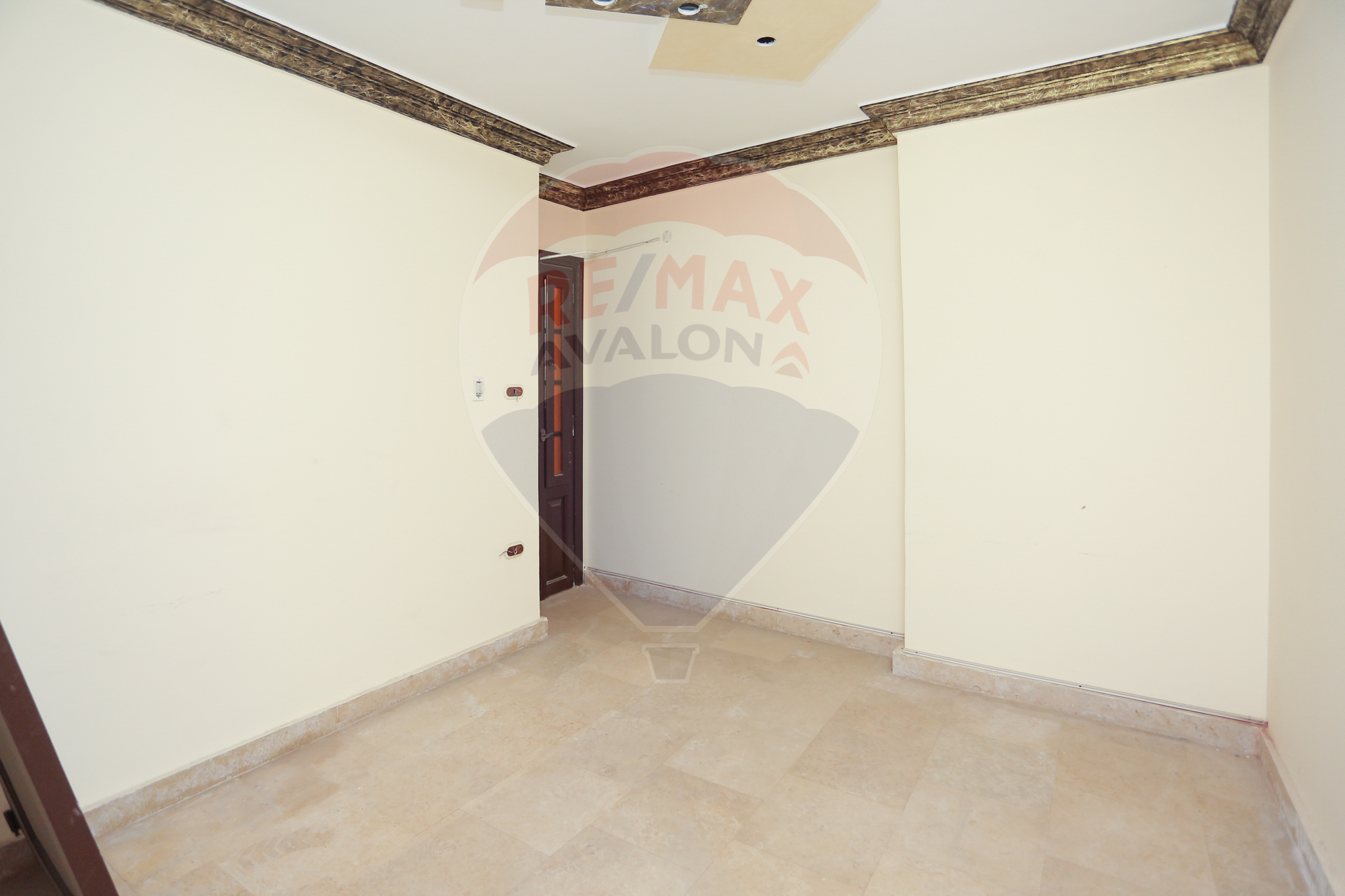 Administrative office for rent 60m Al-Mansheya (Othman Abaza St. - Al Sabaa Banat)
